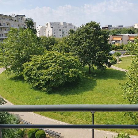 Appartement Residentiel Au Vert Et Au Frais Montigny-le-Bretonneux Esterno foto