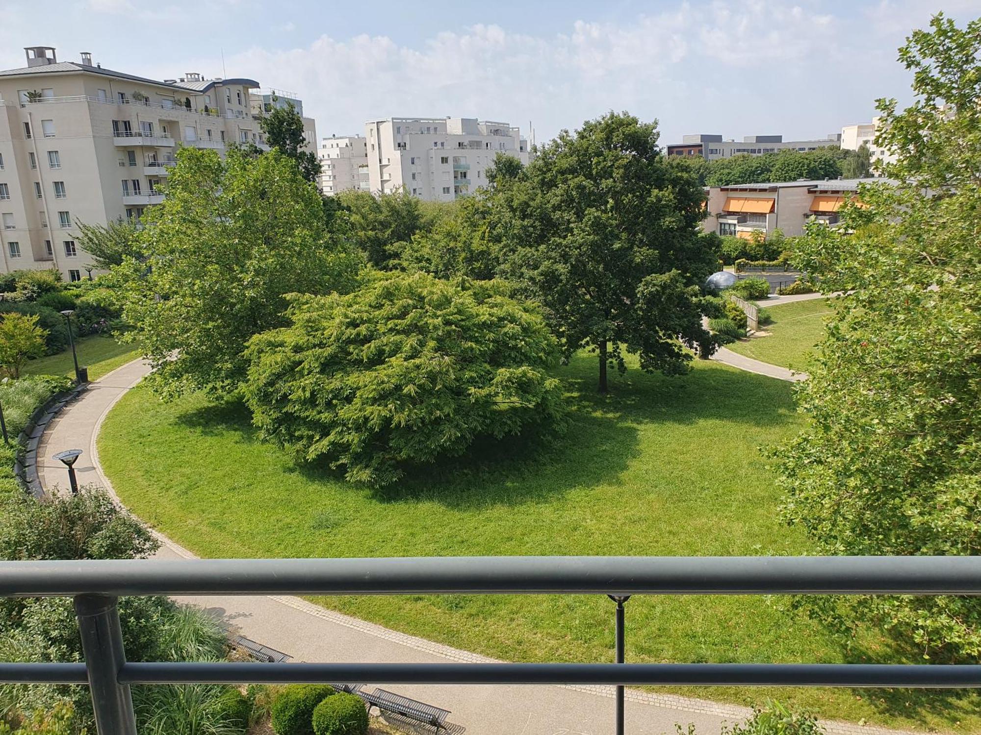 Appartement Residentiel Au Vert Et Au Frais Montigny-le-Bretonneux Esterno foto